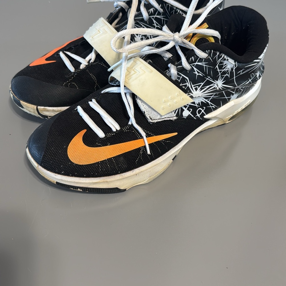 Kids Black and Orange Athletic Basketball Shoes